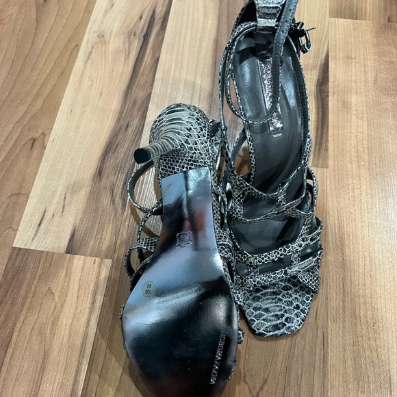 Gray and Black High Heeled Sandals with Stiletto Heel and Crisscross Straps - Picture 2 of 2